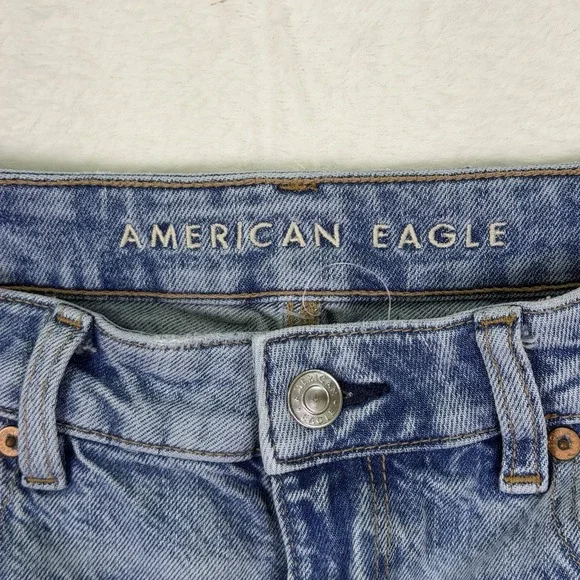American Eagle Jean Shorts Womens 4 Blue Light Wash Baggy Mom Distressed Denim - Picture 6 of 9